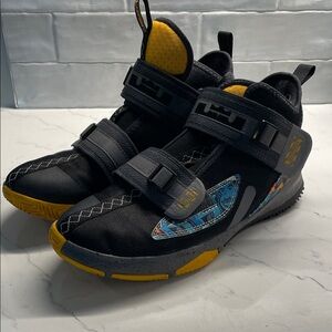 Nike LeBron Soldier 13